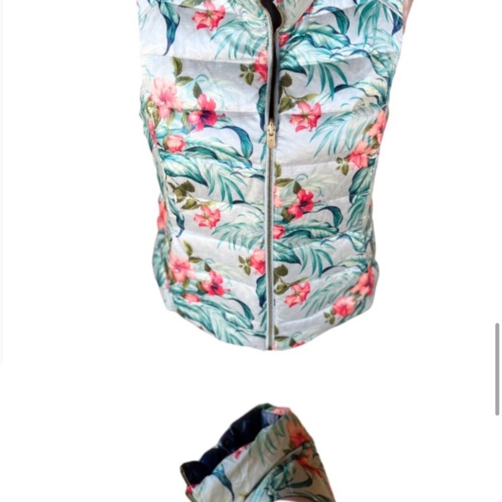 Tommy Bahama Reversible Down Tropical
floral Navy puffer Vest Hawaii